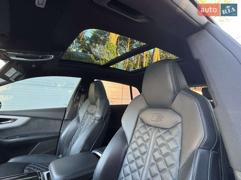 Позашляховик / Кросовер Audi Q8 2021 в Києві