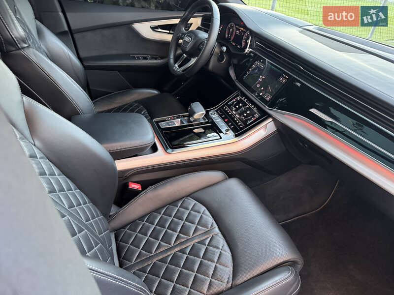 Позашляховик / Кросовер Audi Q8 2021 в Києві