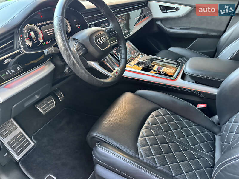 Позашляховик / Кросовер Audi Q8 2021 в Києві