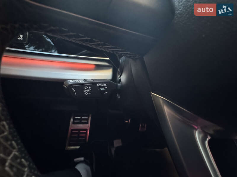 Позашляховик / Кросовер Audi Q8 2021 в Києві