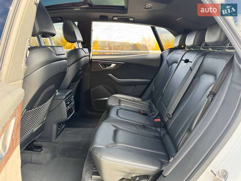 Позашляховик / Кросовер Audi Q8 2020 в Києві фото 27 Позашляховик / Кросовер Audi Q8 2020 в Києві