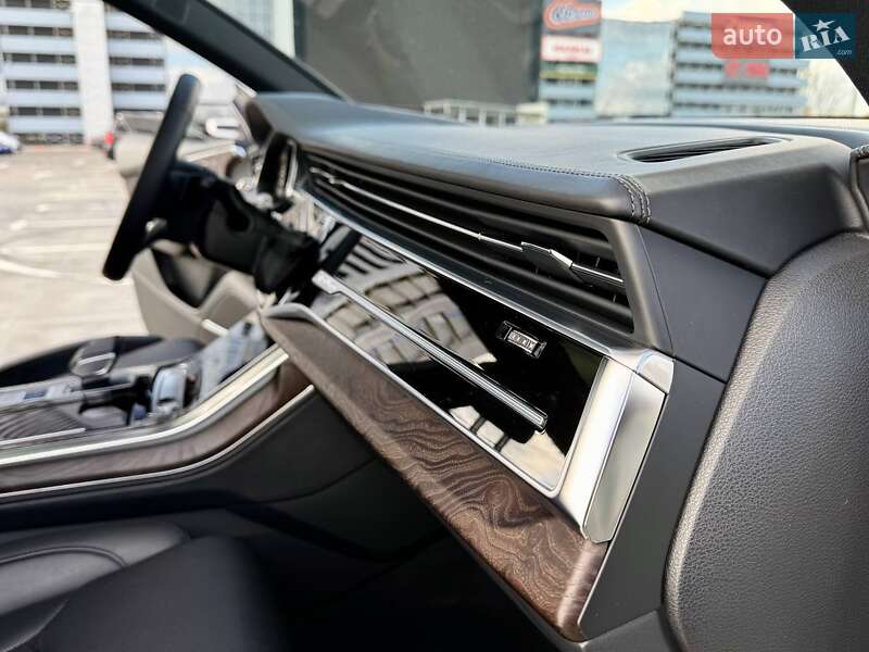 Позашляховик / Кросовер Audi Q8 2020 в Києві фото 32 Позашляховик / Кросовер Audi Q8 2020 в Києві