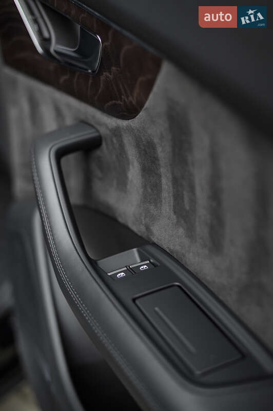 Внедорожник / Кроссовер Audi Q8 2019 в Львове фото 40 Внедорожник / Кроссовер Audi Q8 2019 в Львове