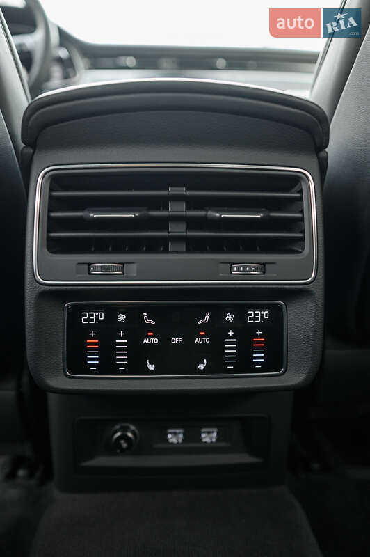 Внедорожник / Кроссовер Audi Q8 2019 в Львове фото 80 Внедорожник / Кроссовер Audi Q8 2019 в Львове