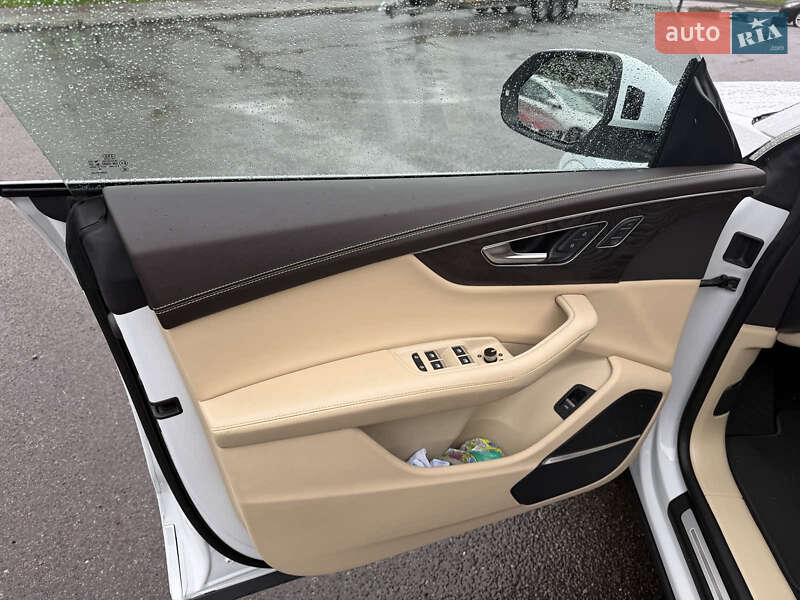 Позашляховик / Кросовер Audi Q8 2018 в Львові фото 7 Позашляховик / Кросовер Audi Q8 2018 в Львові