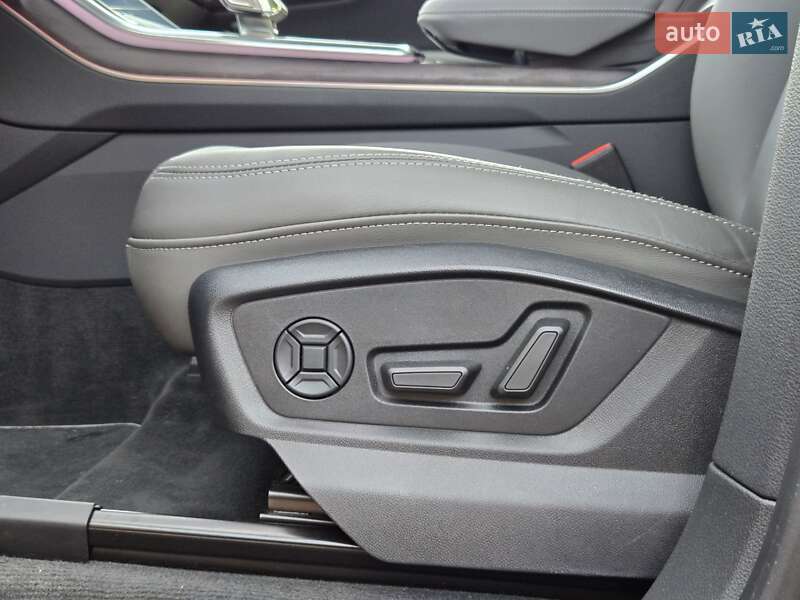 Внедорожник / Кроссовер Audi Q8 2020 в Киеве