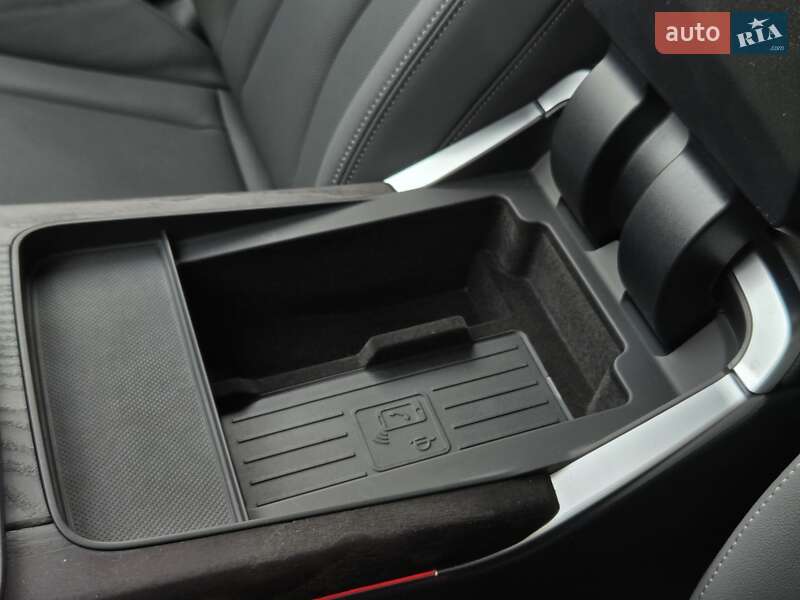 Внедорожник / Кроссовер Audi Q8 2020 в Киеве