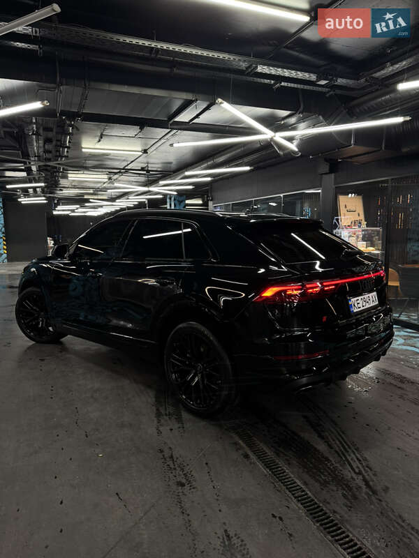 Позашляховик / Кросовер Audi Q8 2024 в Києві