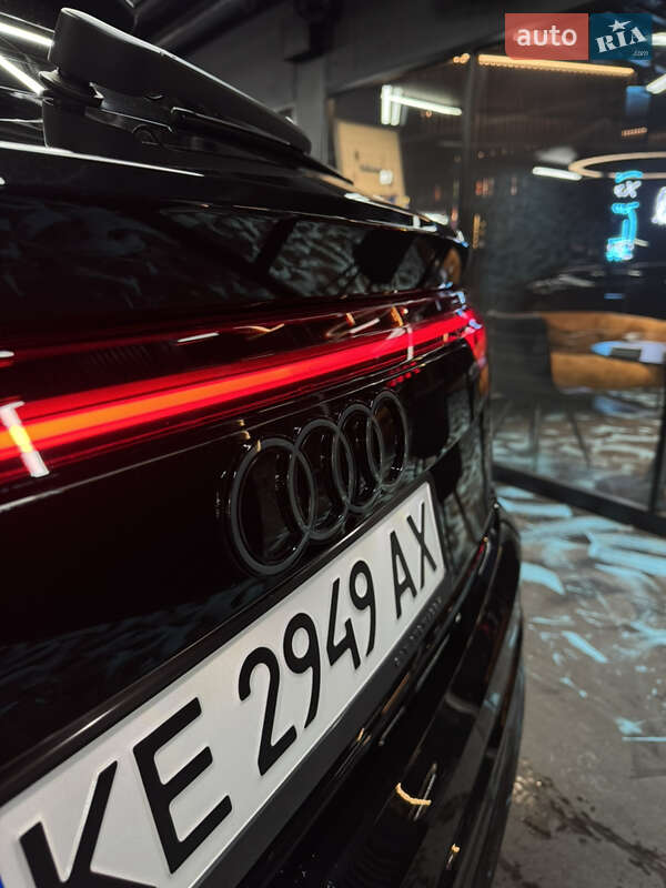 Позашляховик / Кросовер Audi Q8 2024 в Києві