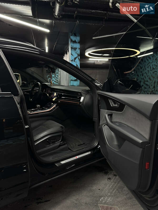 Позашляховик / Кросовер Audi Q8 2024 в Києві