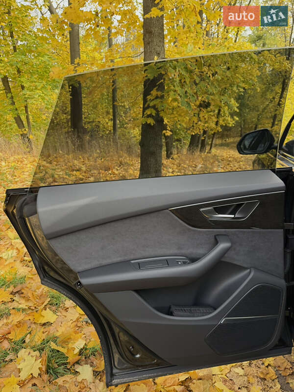 Позашляховик / Кросовер Audi Q8 2024 в Києві