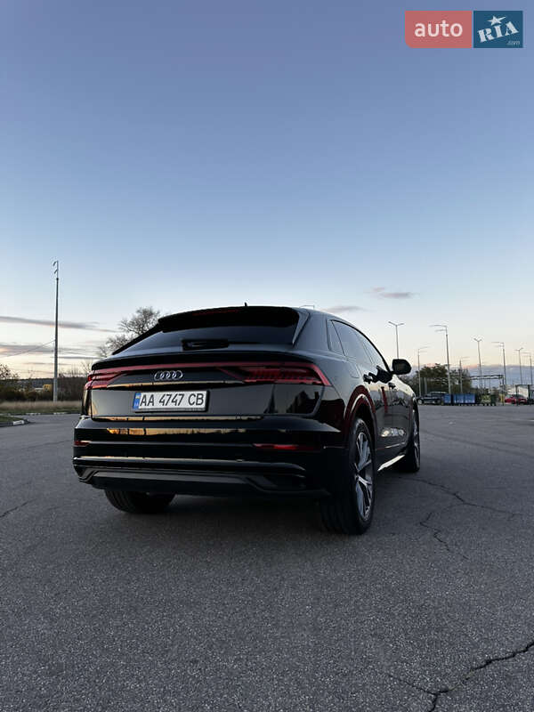 Внедорожник / Кроссовер Audi Q8 2022 в Киеве