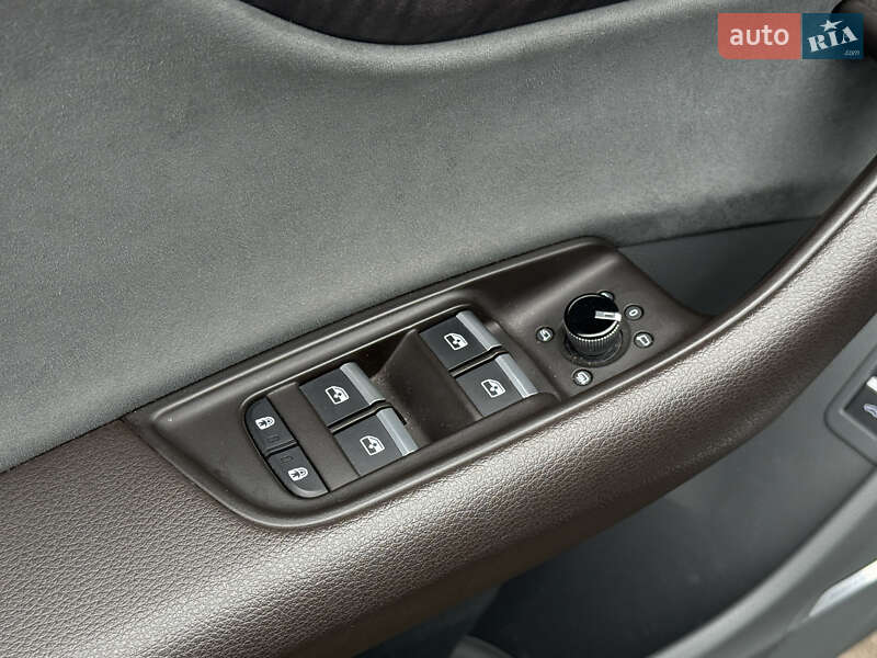 Позашляховик / Кросовер Audi Q8 2019 в Києві