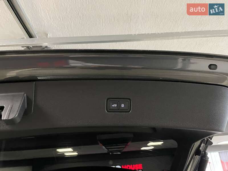 Позашляховик / Кросовер Audi Q8 2024 в Львові