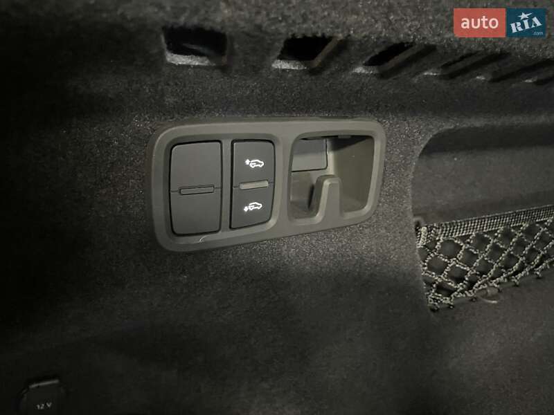 Позашляховик / Кросовер Audi Q8 2024 в Львові