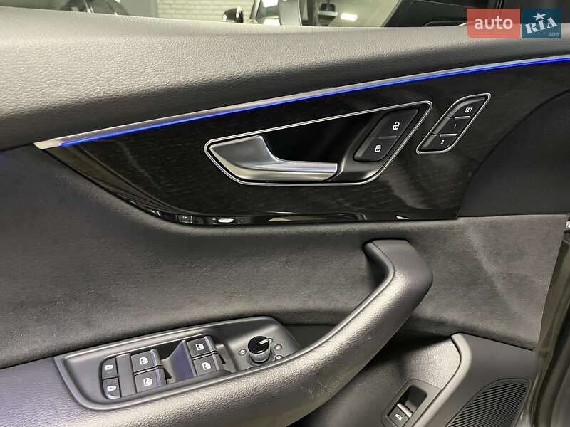 Позашляховик / Кросовер Audi Q8 2024 в Львові