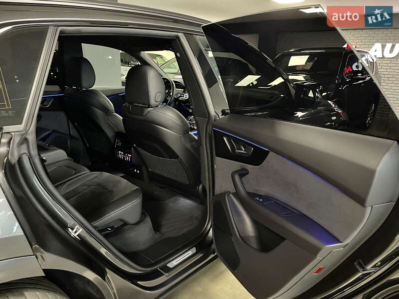 Позашляховик / Кросовер Audi Q8 2024 в Львові