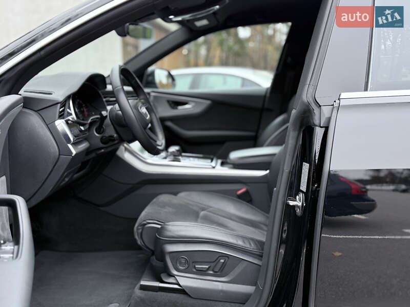 Позашляховик / Кросовер Audi Q8 2019 в Києві