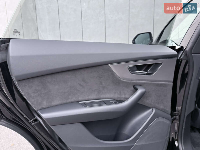 Позашляховик / Кросовер Audi Q8 2019 в Києві