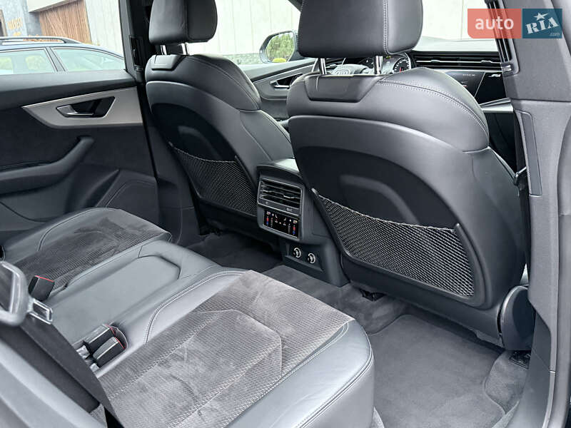 Позашляховик / Кросовер Audi Q8 2019 в Києві