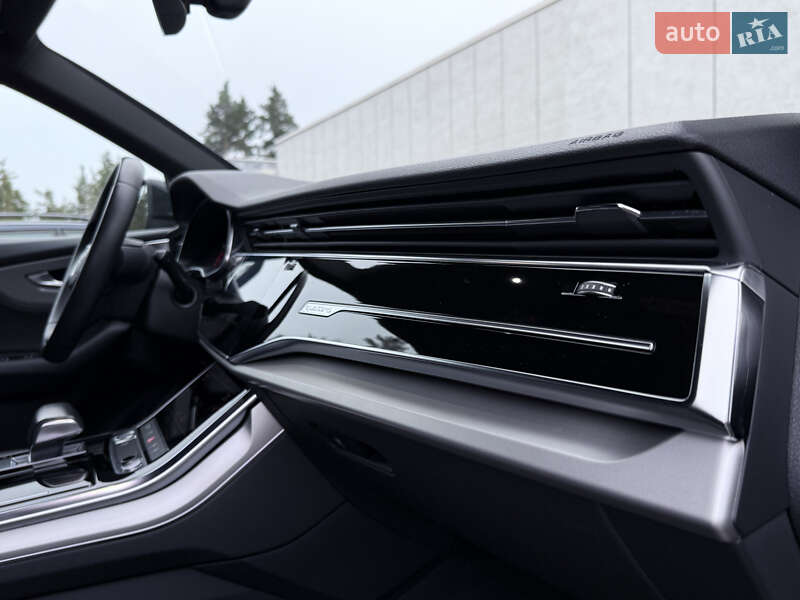 Позашляховик / Кросовер Audi Q8 2019 в Києві