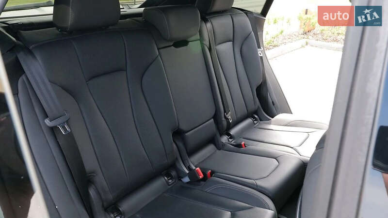 Позашляховик / Кросовер Audi Q8 2019 в Києві