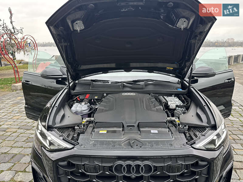Позашляховик / Кросовер Audi Q8 2025 в Києві