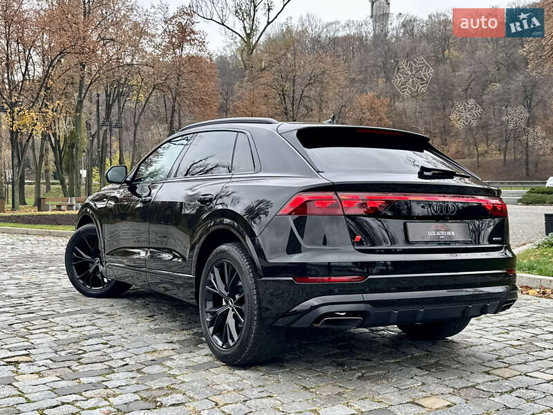 Позашляховик / Кросовер Audi Q8 2025 в Києві