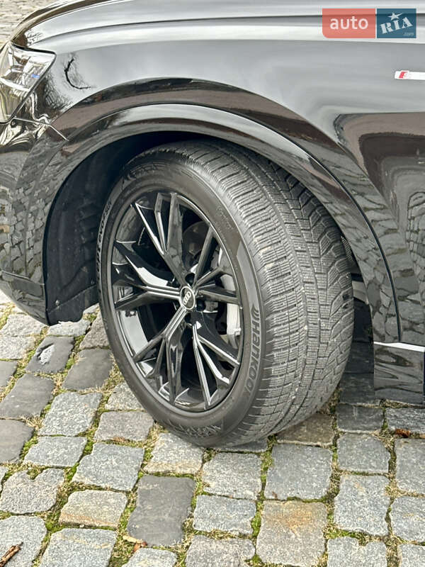 Позашляховик / Кросовер Audi Q8 2025 в Києві