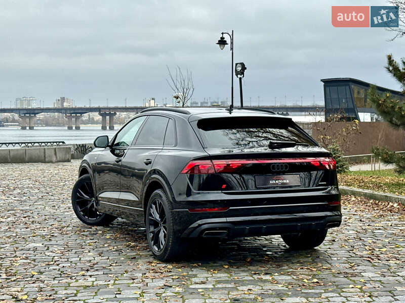 Позашляховик / Кросовер Audi Q8 2025 в Києві