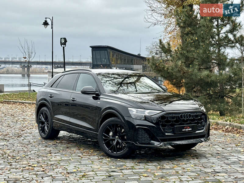 Позашляховик / Кросовер Audi Q8 2025 в Києві