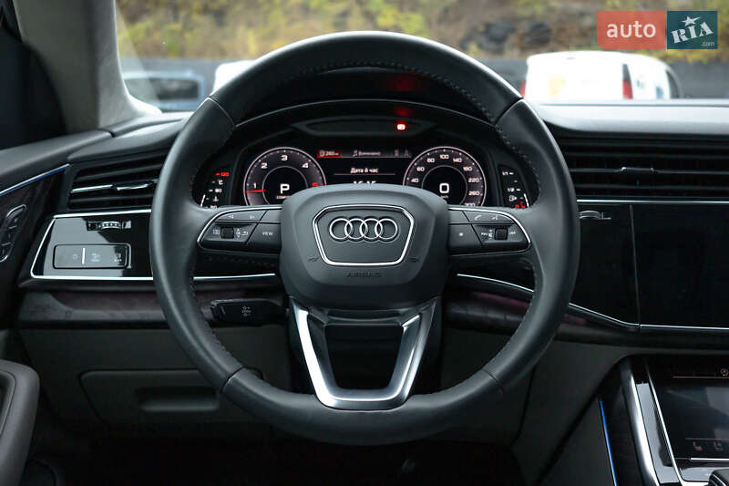 Внедорожник / Кроссовер Audi Q8 2019 в Киеве