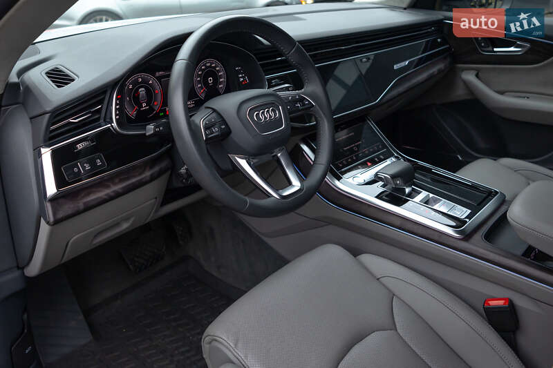 Внедорожник / Кроссовер Audi Q8 2019 в Киеве