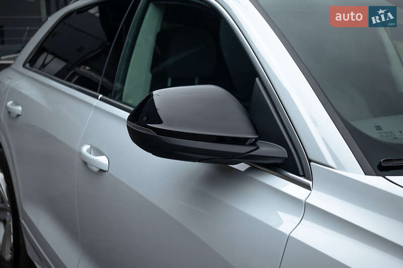 Внедорожник / Кроссовер Audi Q8 2019 в Киеве