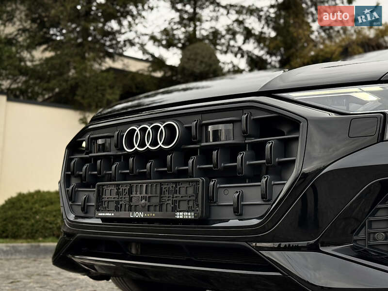 Позашляховик / Кросовер Audi Q8 2023 в Львові