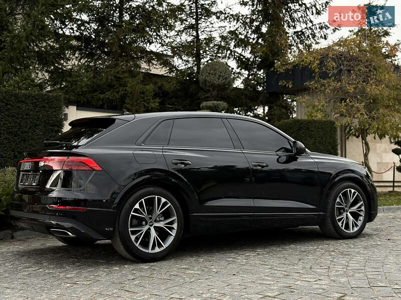 Позашляховик / Кросовер Audi Q8 2023 в Львові