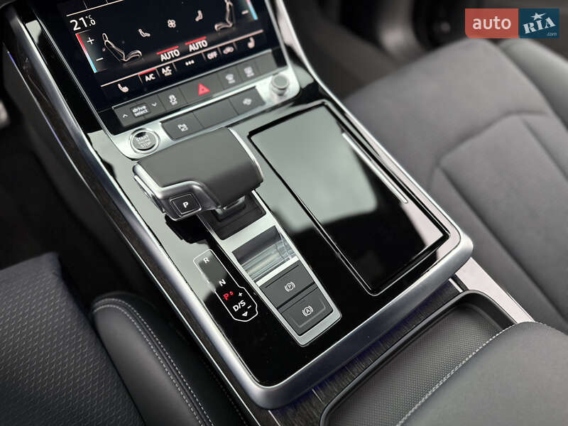 Позашляховик / Кросовер Audi Q8 2023 в Львові