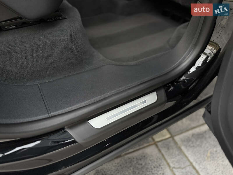 Позашляховик / Кросовер Audi Q8 2023 в Львові