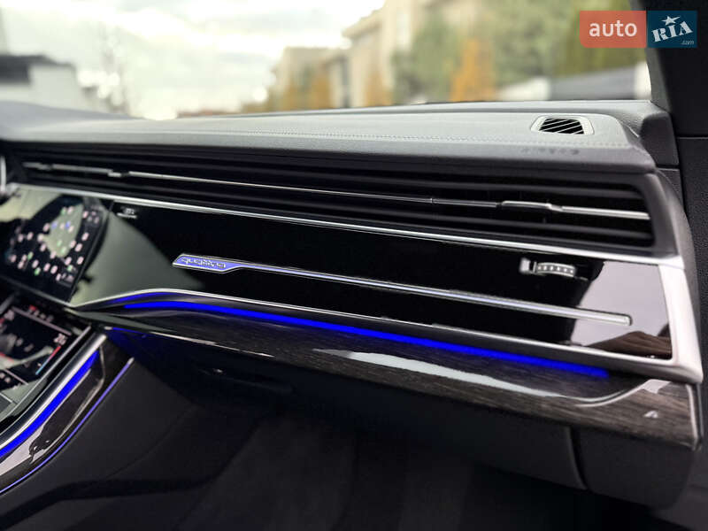 Позашляховик / Кросовер Audi Q8 2023 в Львові