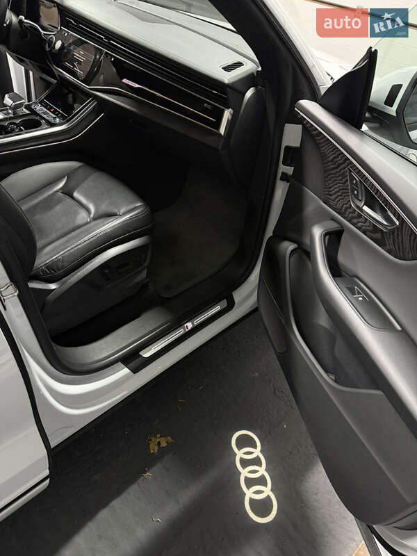 Позашляховик / Кросовер Audi Q8 2020 в Львові фото 10 Позашляховик / Кросовер Audi Q8 2020 в Львові