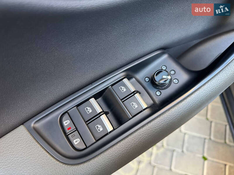 Позашляховик / Кросовер Audi Q8 2019 в Одесі