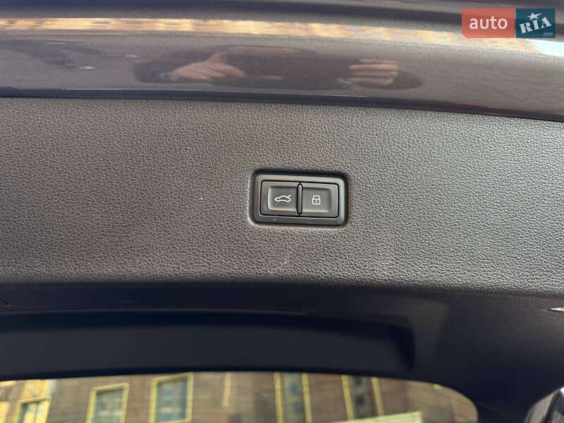 Позашляховик / Кросовер Audi Q8 2019 в Одесі