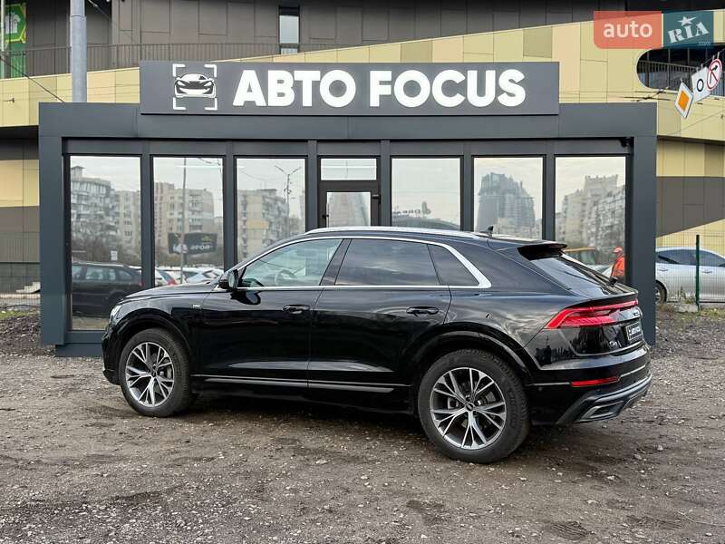 Внедорожник / Кроссовер Audi Q8 2021 в Киеве