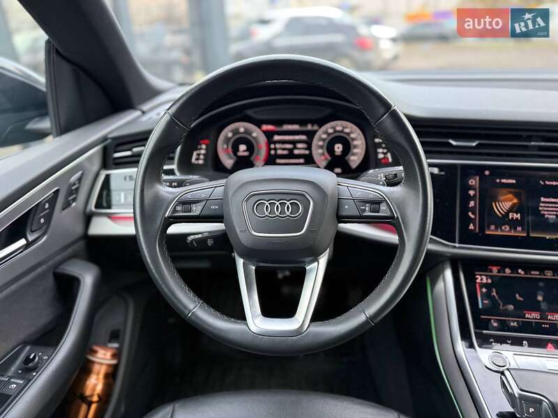 Внедорожник / Кроссовер Audi Q8 2021 в Киеве