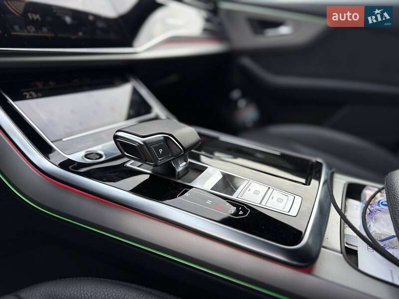 Внедорожник / Кроссовер Audi Q8 2021 в Киеве