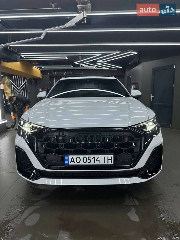 Внедорожник / Кроссовер Audi Q8 2024 в Ужгороде