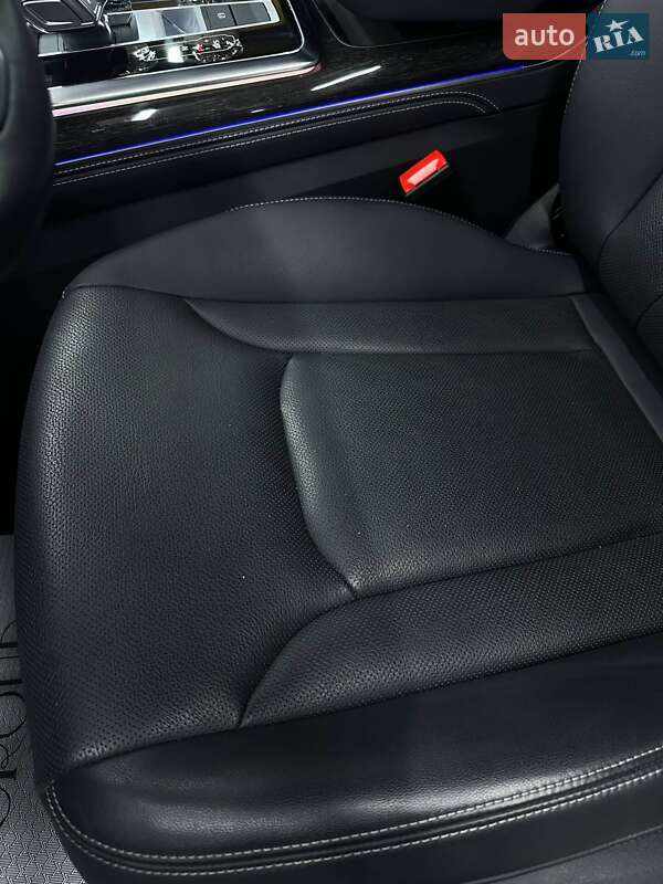 Внедорожник / Кроссовер Audi Q8 2024 в Ужгороде