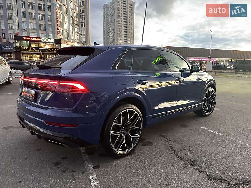 Позашляховик / Кросовер Audi Q8 2024 в Києві