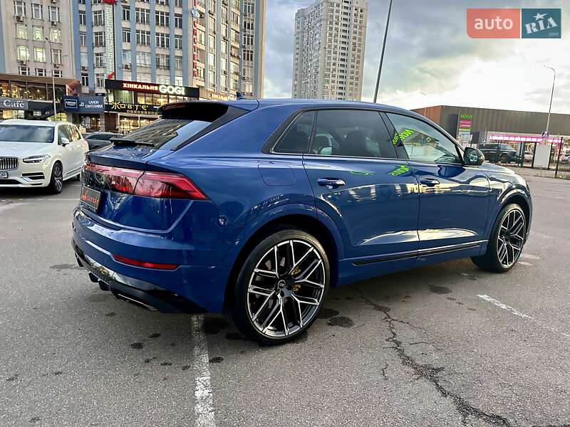 Позашляховик / Кросовер Audi Q8 2024 в Києві