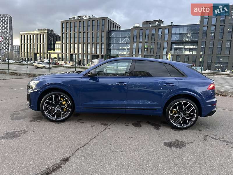 Позашляховик / Кросовер Audi Q8 2024 в Києві